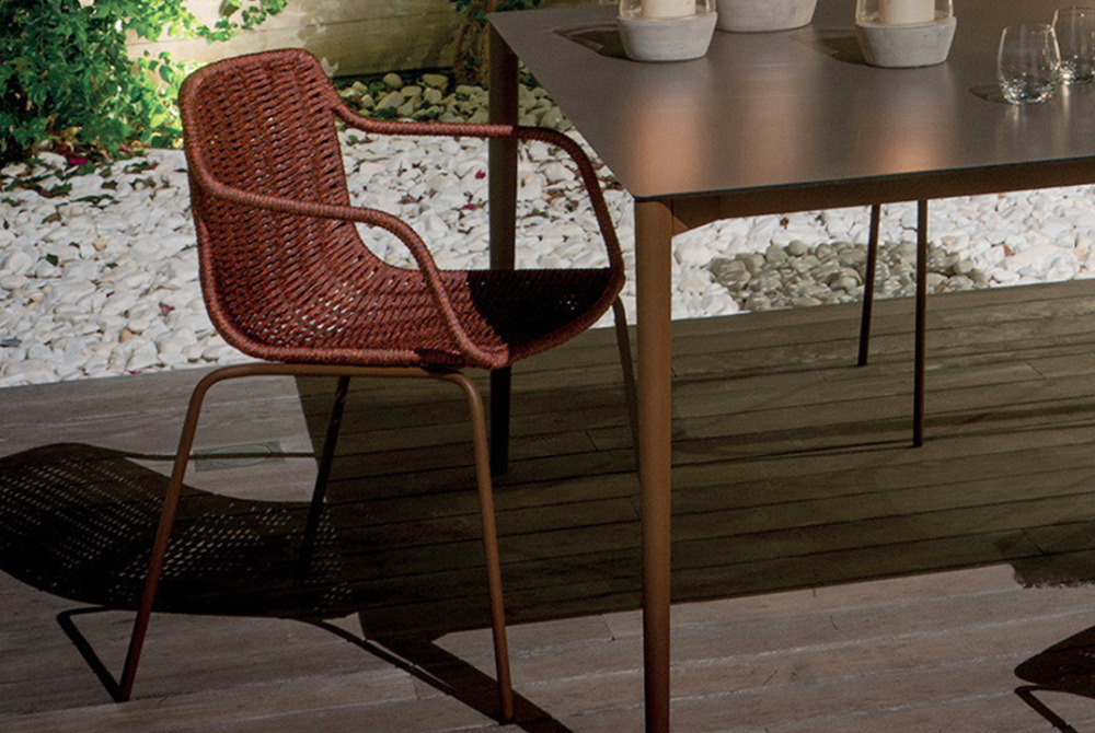 chaise-exterieur-pour-terrasse-restaurant-